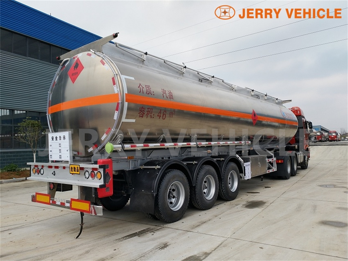 Oil Tanker Trailer (4).jpg