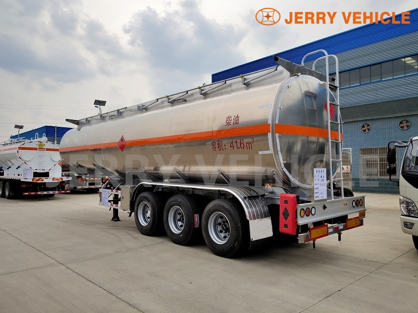 Oil Tanker Trailer (6).jpg