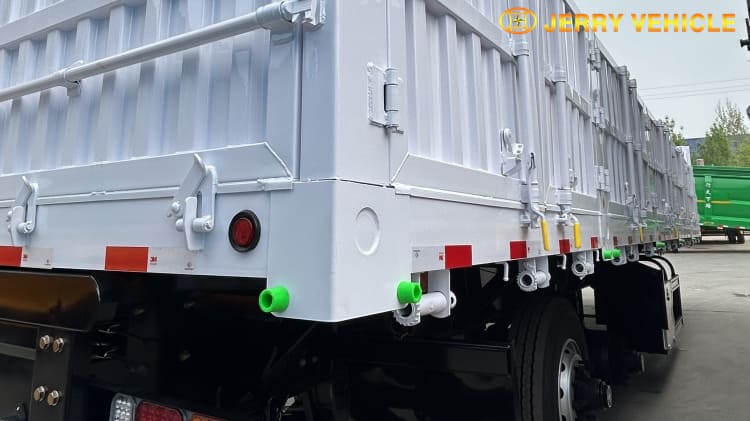 Trailer Triaxle with Boards1.jpg